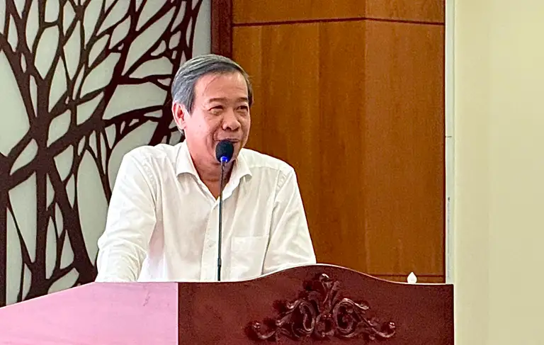 TS.BS Nguyễn Văn Vĩnh Châu, Phó giám đốc Sở Y tế TP.HCM, trình bày chuyên đề - Ảnh: TRÚC QUYÊN