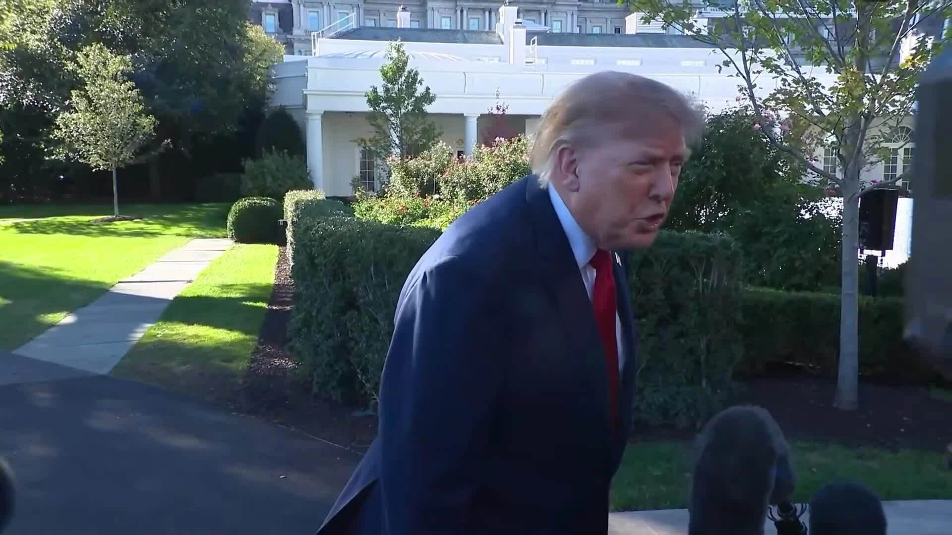 Tổng thống Mỹ Donald Trump nổi cáu với hai phóng viên từ CNN và ABC ngày 21/10. Video: X/RapidResponse47