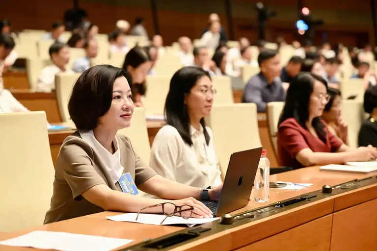 Đại biểu dự buổi quán triệt nghị quyết Hội nghị lần thứ tư Ban Chấp hành Trung ương Đảng khóa 14, sáng 16/10. Ảnh: Giang Huy