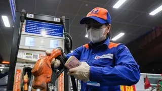 Giá xăng dầu hôm nay 8/10: Giá xăng tăng, dầu giảm