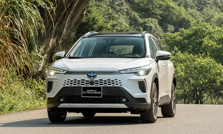 5 xe hybrid bán nhiều nhất tháng 7 - Toyota áp đảo