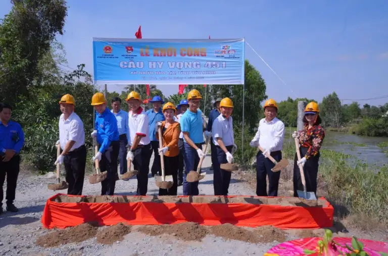 Lễ khởi công Cầu Hy vọng 451 tại xã Nhơn Hòa Lập và xã Bình Thành, tỉnh Tây Ninh vào tháng 4/2026. Ảnh: Tiến Danh