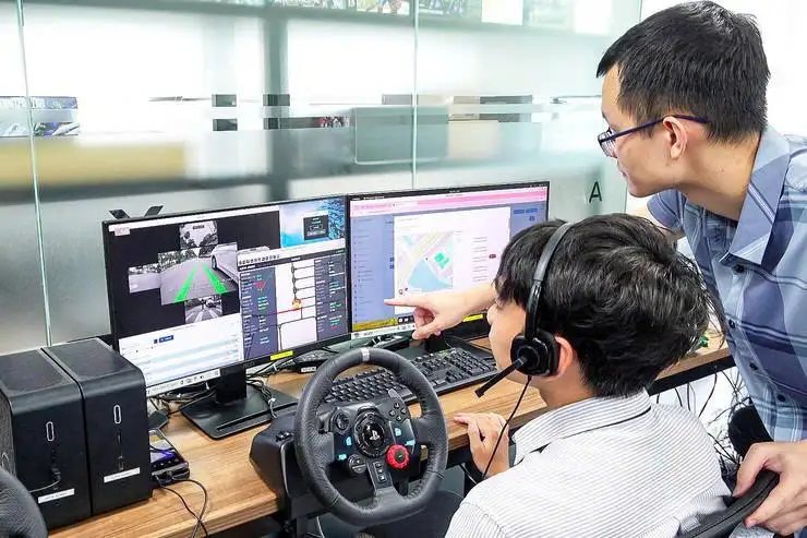Giám sát từ xa robot giao hàng. Nguồn ảnh: Phenikaa-X