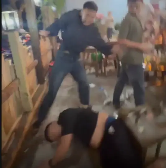 Nguyễn Minh Đức được xác định đánh người can ngăn vụ ẩu đả ngã xuống sân, sau đó dùng chân tác động mạnh vào vùng đầu và cổ nạn nhân