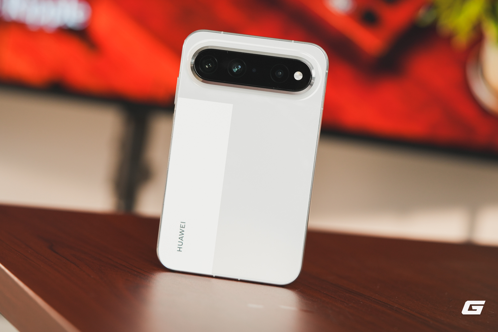 Huawei bỏ bản lề, chỉ “làm rộng” màn hình điện thoại dạng thanh, thế mà ước tính gần nửa triệu máy đã bán ra sau chưa đầy 1 tháng, người mua vẫn phải xếp hàng chờ - Ảnh 4.