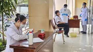 Hơn 2.000 học sinh, giáo viên trường có 4 ca não mô cầu được uống kháng sinh dự phòng