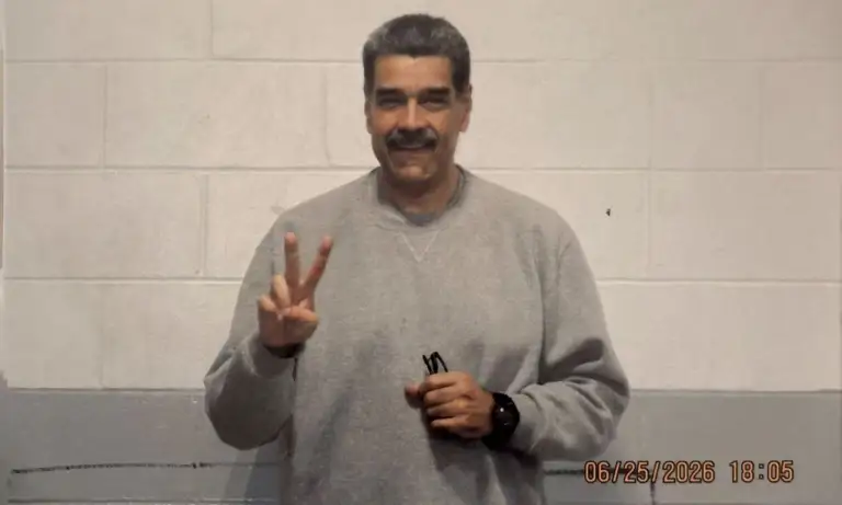Tổng thống Venezuela Nicolas Maduro tại trung tâm giam giữ hôm 25/6. Ảnh: X/NicolasMaduro