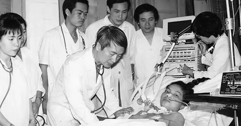 Cây đại thụ ngành hồi sức cấp cứu Vũ Văn Đính - vị bác sĩ 'nuôi rắn cứu người' qua đời