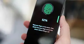 Vì sao Samsung vẫn giữ cảm biến vân tay ở cạnh bên trên điện thoại gập?