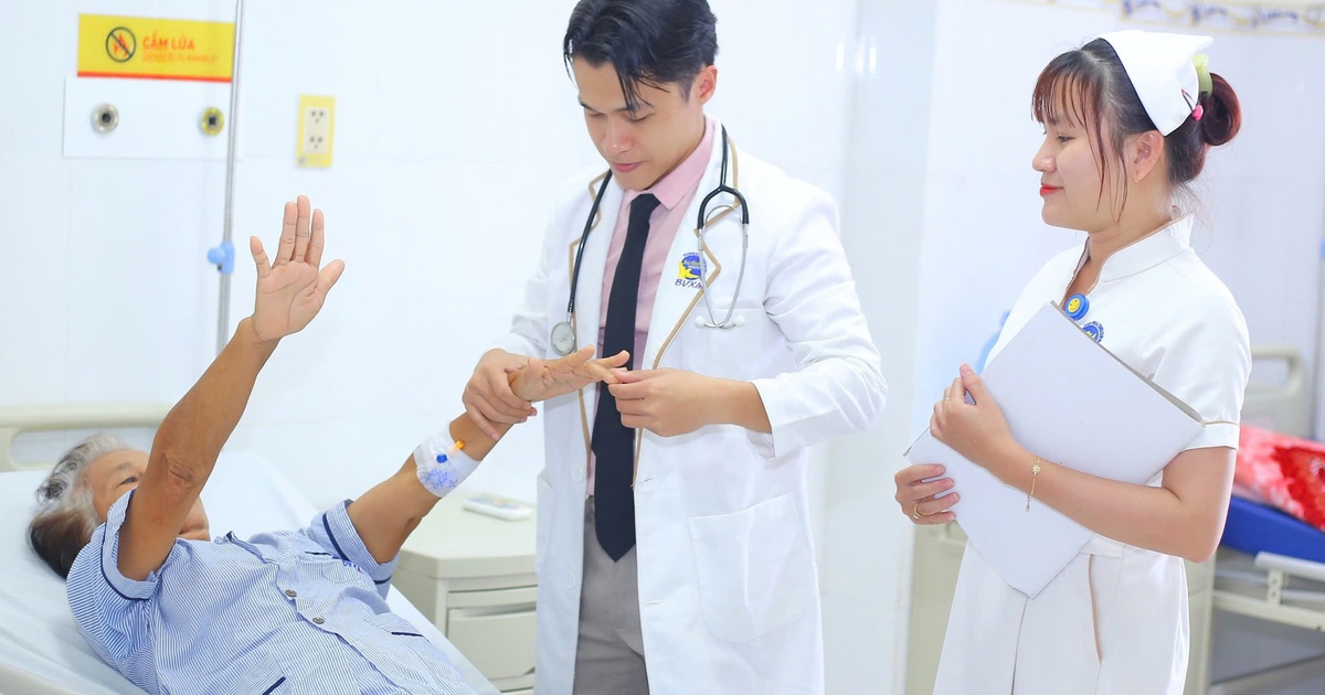 Từ ca u màng não, bác sĩ cảnh báo dấu hiệu chóng mặt kèm yếu tay