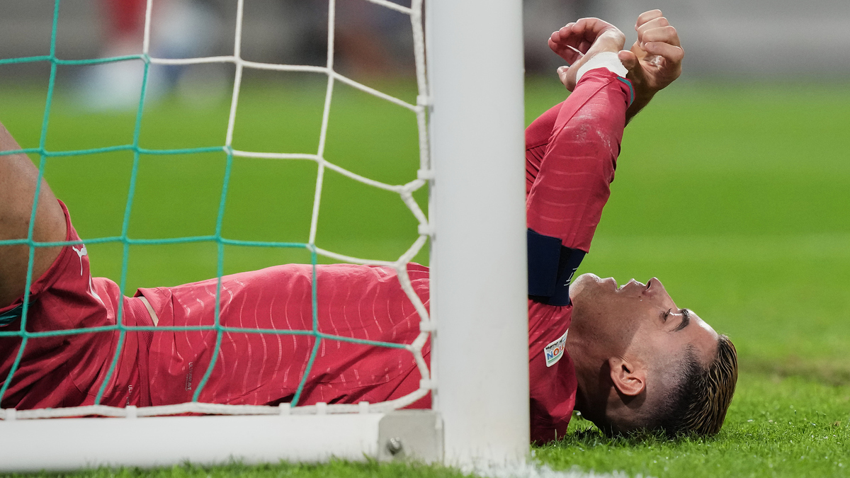 Ronaldo và cuộc khủng hoảng không có người thắng ở Bồ Đào Nha