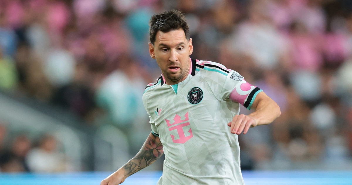 Messi không dự lễ trao Quả bóng vàng vì bận 'diện kiến' Hoàng gia Tây Ban Nha