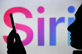 Trợ lý ảo Siri do Apple phát triển liên tục bị trì hoãn do vấn đề kỹ thuật. (Ảnh: Getty Images)