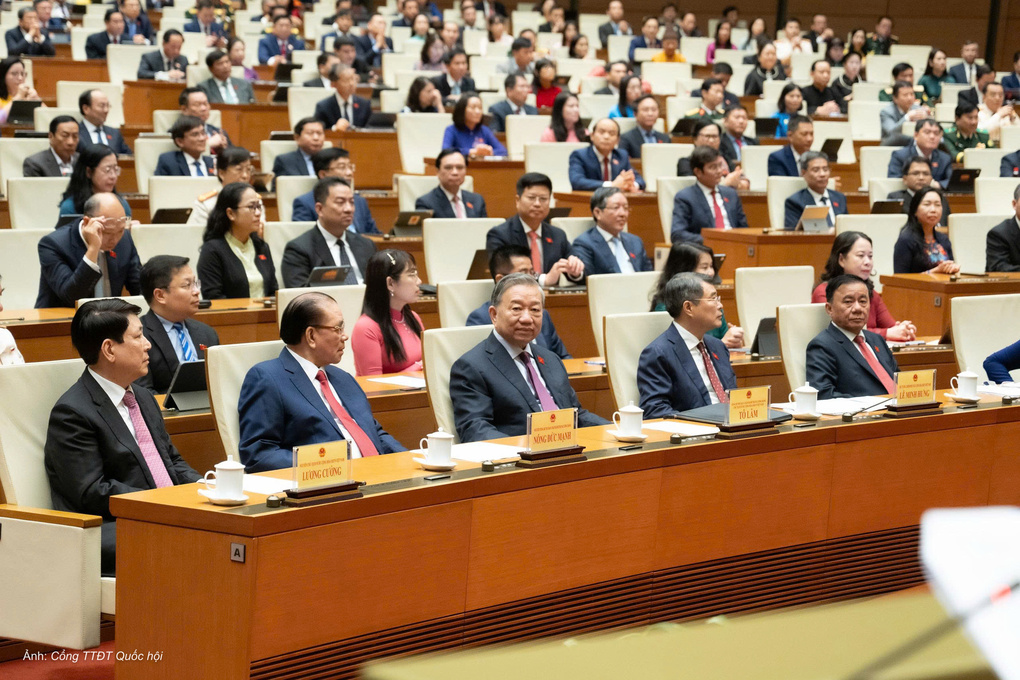 Lãnh đạo, nguyên lãnh đạo Đảng, Nhà nước tham dự kỳ họp Quốc hội lần thứ nhất, ngày 24/4. Ảnh: Cổng TTĐT Quốc hội