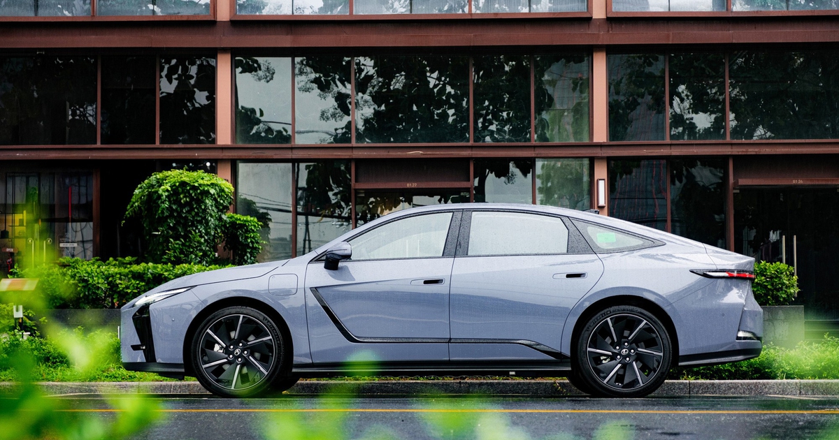 Lexus ES: Bí ẩn ít người biết