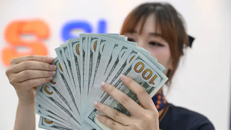 Giá USD hạ nhiệt
