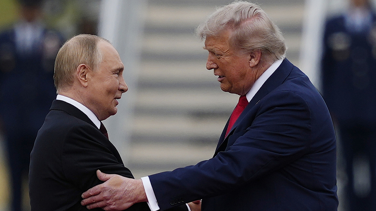Sức ép thúc đẩy ông Trump đạt thỏa thuận diesel với Nga
