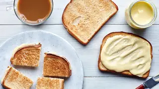 Bác sĩ nội tiết lưu ý cách ăn bánh mì gối không vọt đường huyết