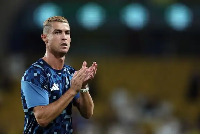 Tiền đạo Cristiano Ronaldo đề xuất đưa ra án phạt cấm đến sân vĩnh viễn đối với nhóm cổ động viên có hành vi dùng tên cố tiền đạo Diogo Jota - Ảnh: REUTERS