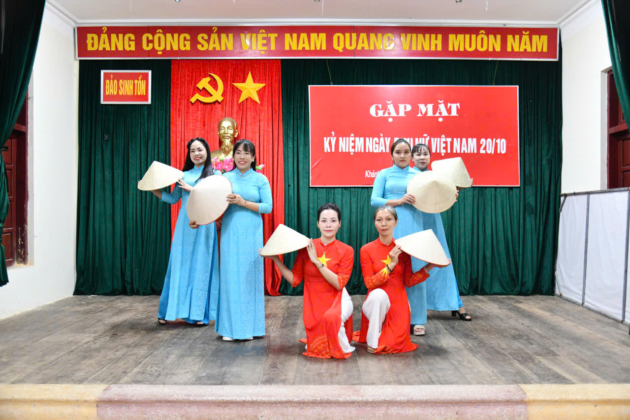 Phụ nữ Đặc khu Trường Sa mừng ngày truyền thống trong tình yêu thương, sẻ chia