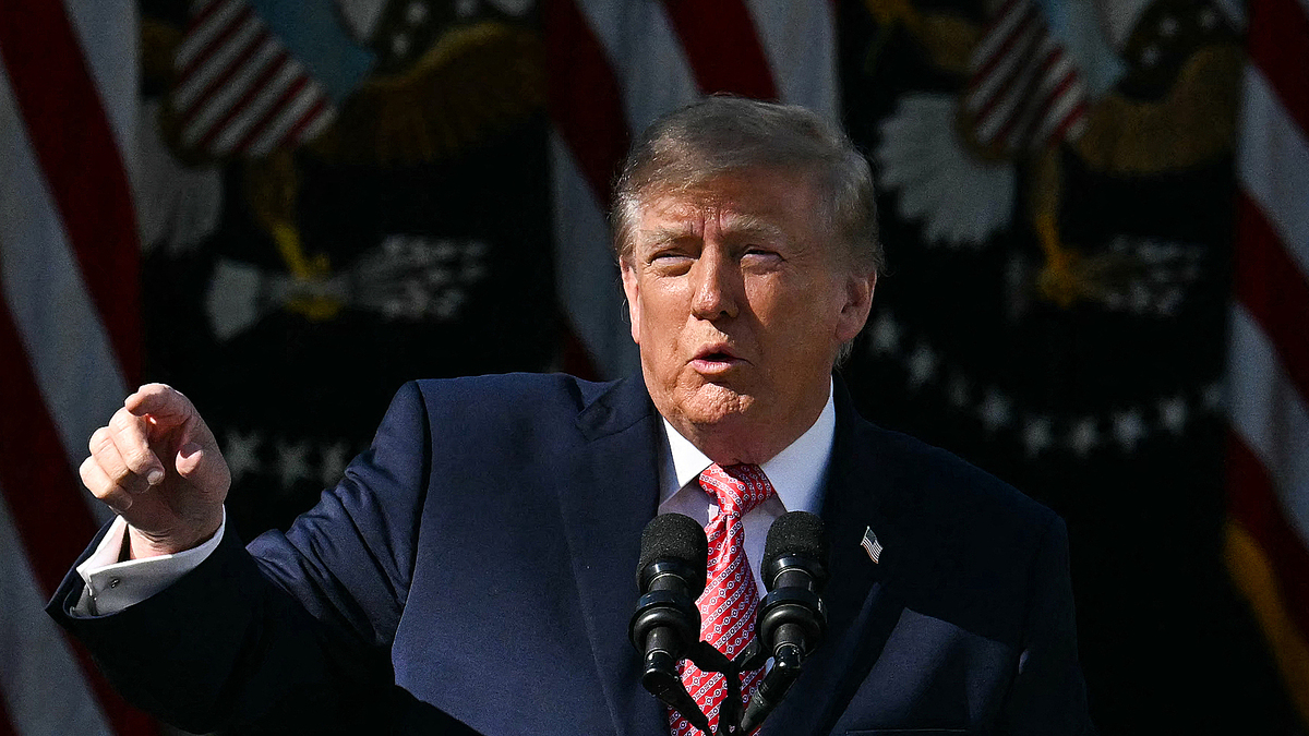 Ông Trump 'bực bội' vì cáo buộc gây tổn hại cho Ukraine