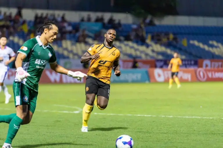 Tiền đạo người Jamaica Rimario thi đấu trong trận Thanh Hóa hòa Đà Nẵng 1-1 ở vòng 1 V-League 2025-2026, trên sân Thanh Hóa ngày 17/8/2025. Ảnh: VPF