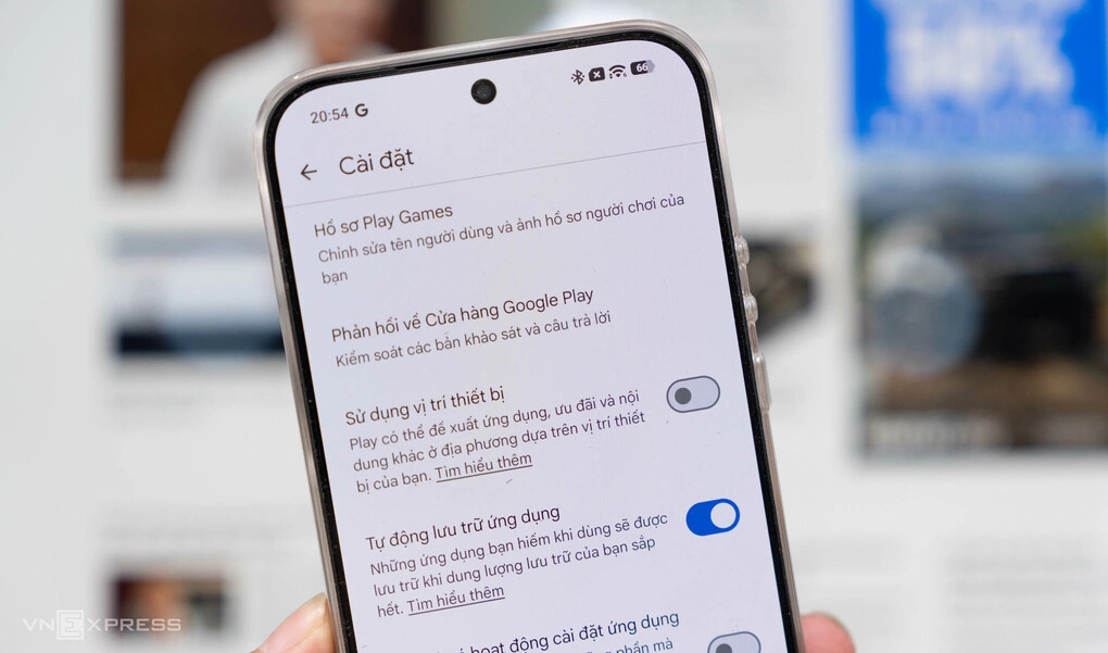 Tính năng "Tự động lưu trữ ứng dụng" được kích hoạt trên smartphone Android. Ảnh: Huy Đức