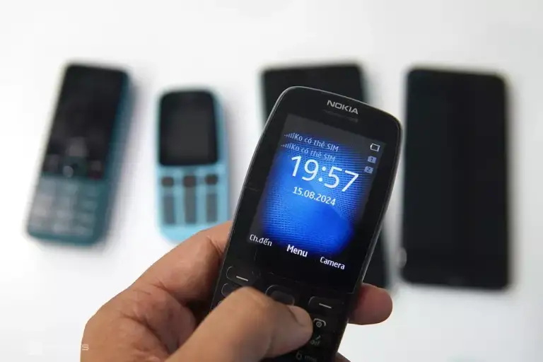 Điện thoại "cục gạch" Nokia trước thời điểm tắt sóng 2G, tháng 10/2024. Ảnh: Lưu Quý