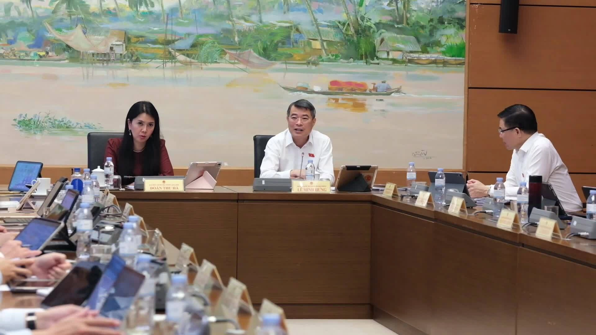 Thủ tướng phân tích vì sao cần nguồn điện lớn. Video: Anh Tú
