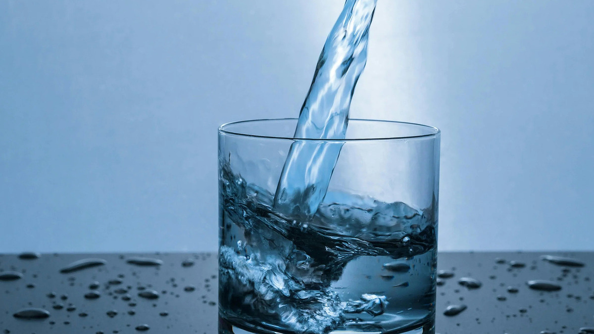 Nước đun sôi để qua đêm có gây ung thư?