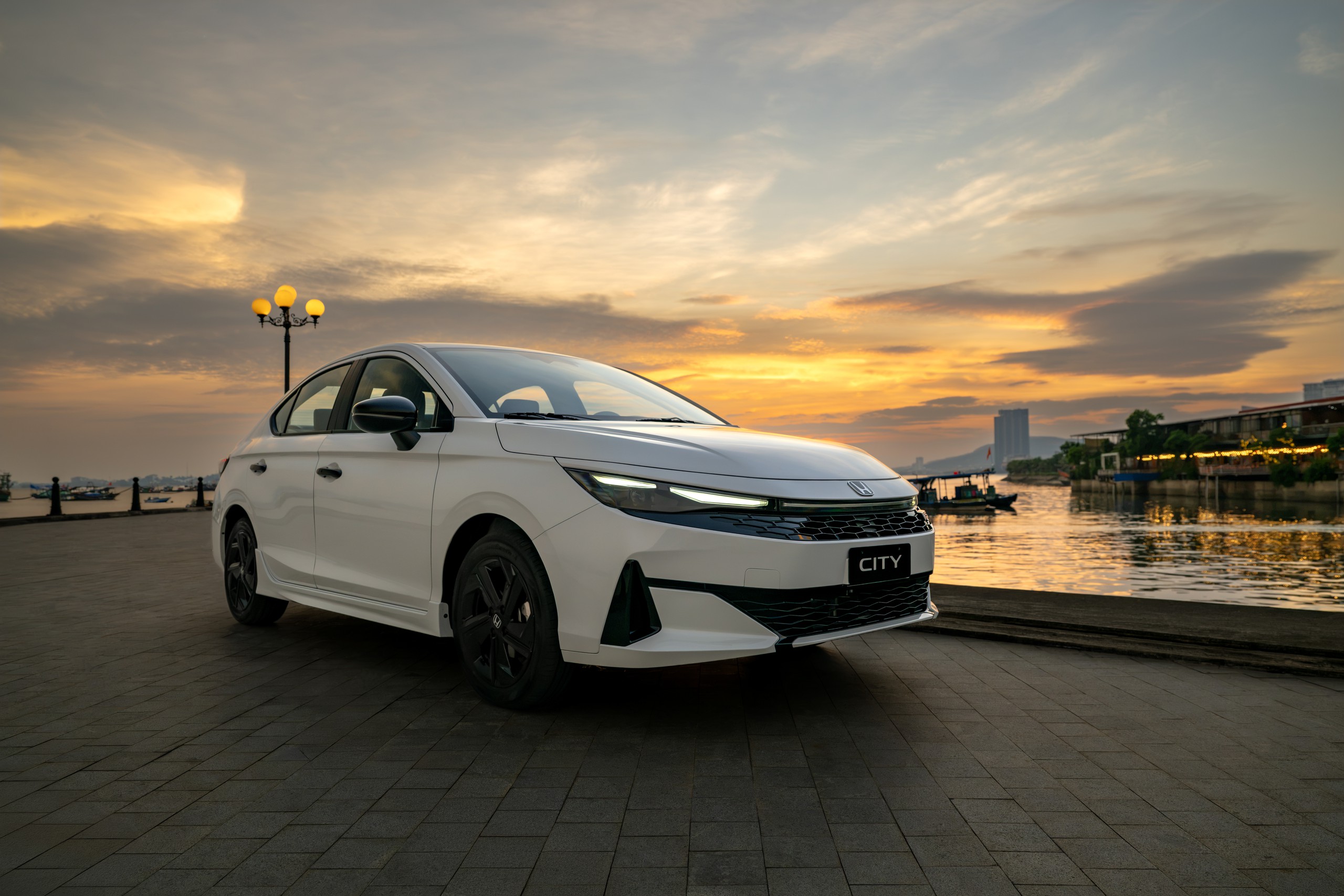Honda City mới tiếp tục cạnh tranh với Toyota Vios, Hyundai Accent và Mazda2 trong phân khúc sedan hạng B tại Việt Nam