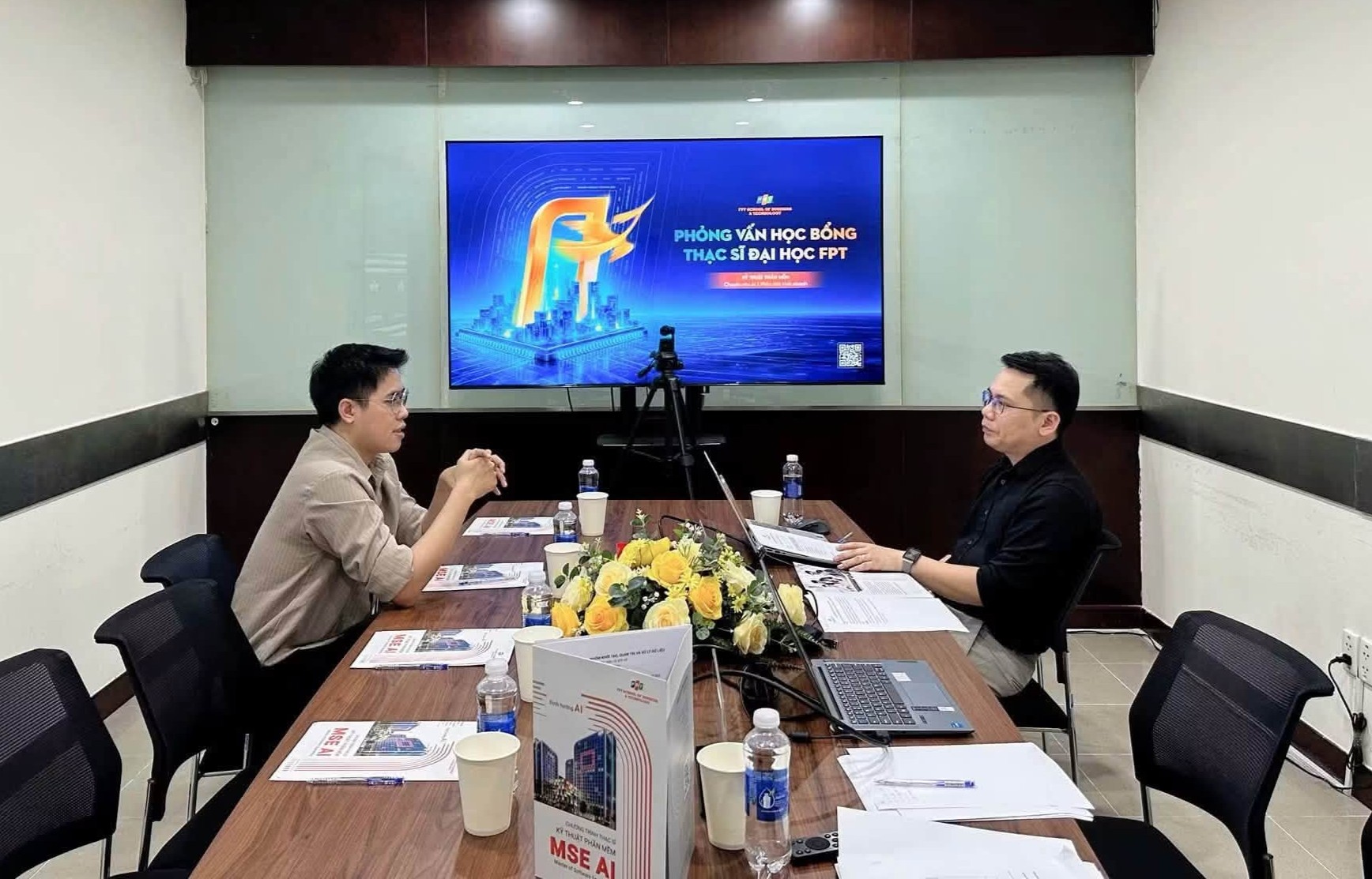 Cơ hội săn học bổng thạc sĩ công nghệ tại FPT và giao lưu Hiếu PC - Ảnh 2.