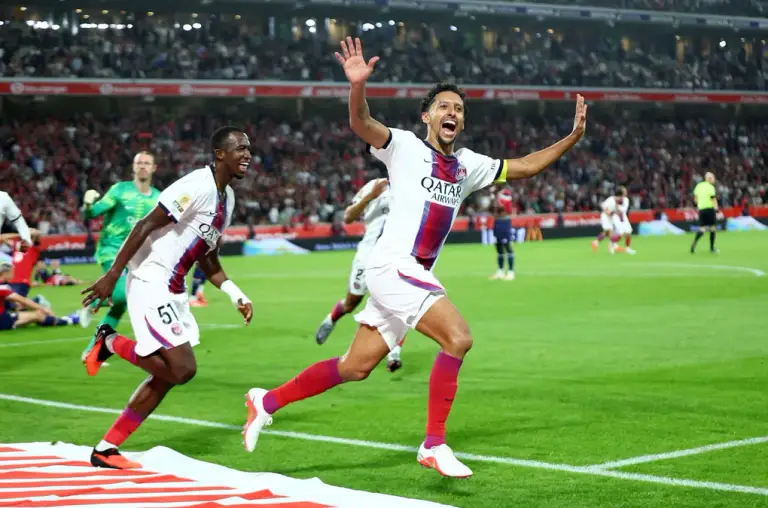 Marquinhos ăn mừng sau khi ghi bàn 2-2 trong trận Lille – PSG trên sân Pierre Mauroy, Lille, Pháp ngày 28/9/2026. Ảnh: Reuters