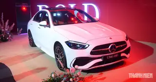 Sedan bán chạy nhất của Mercedes tại Việt Nam 'lãnh án' triệu hồi do lỗi khóa cửa