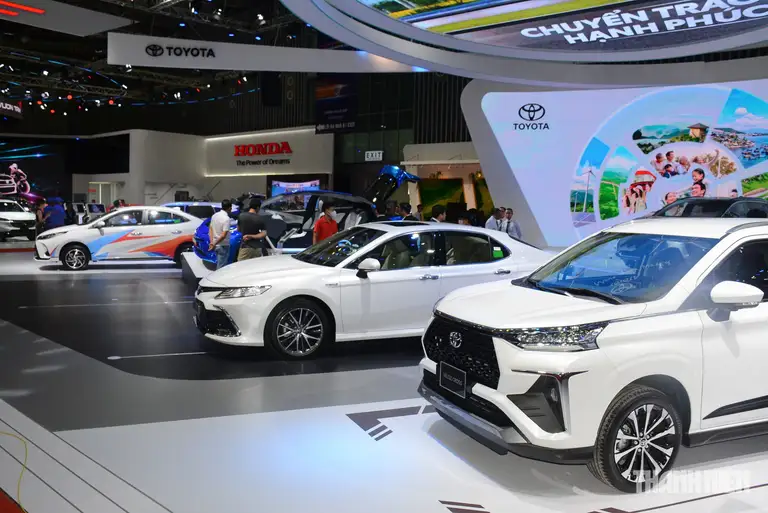 Trong tháng 8.2025, người Việt đã mua sắm tổng cộng 48.484 xe ô tô các loại, giảm 10.547 xe tương đương 17,9% so với tháng 7.2026