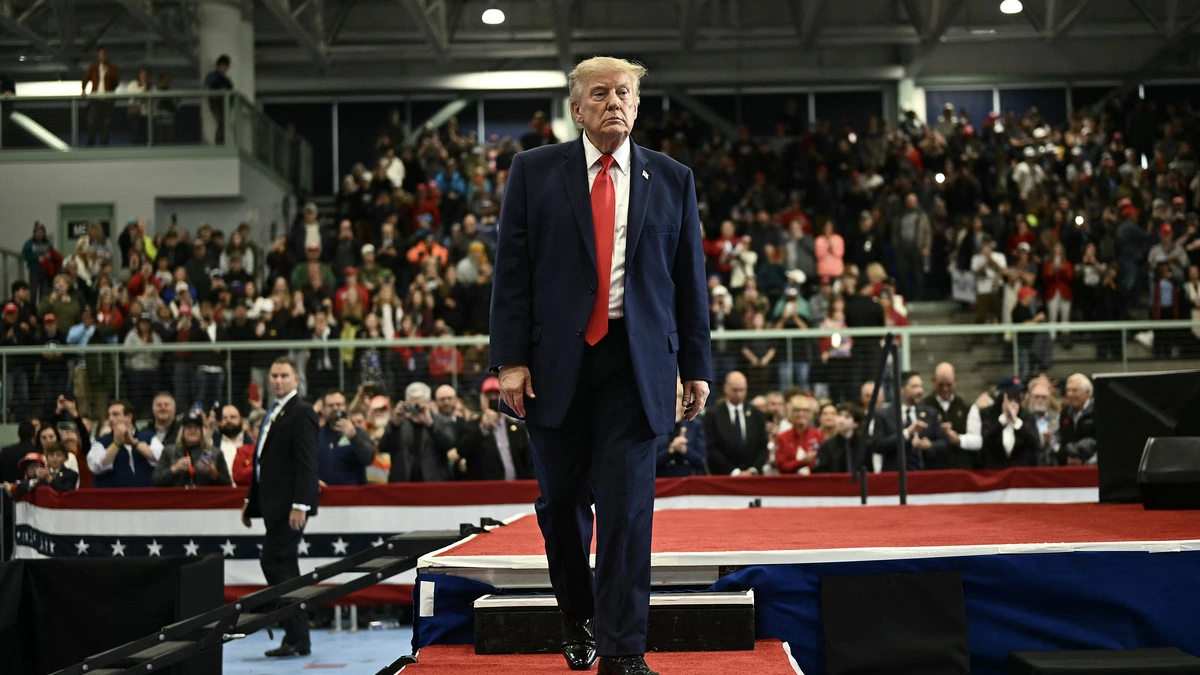 Nỗ lực vượt nghìn dặm của ông Trump để cứu ghế thượng nghị sĩ ở Alaska