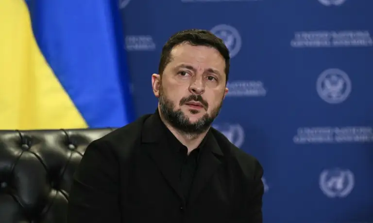 Tổng thống Ukraine Volodymyr Zelensky trong cuộc gặp Tổng thống Mỹ Donald Trump bên lề phiên họp của Đại hội đồng Liên Hợp Quốc tại New York ngày 22/9. Ảnh: AFP