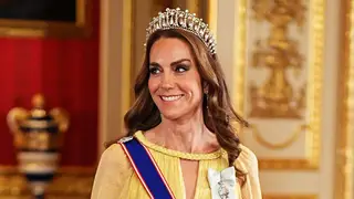 Vương phi Kate Middleton mặc lộng lẫy ở quốc yến