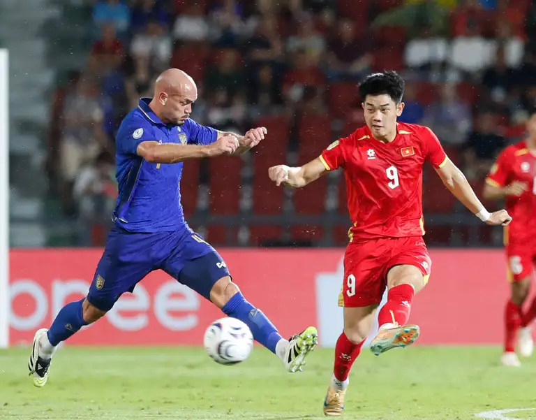 Manuel Bihr (trái) là một trong những người được xem là nằm ở đội A Thái Lan - Ảnh: ANH KHOA