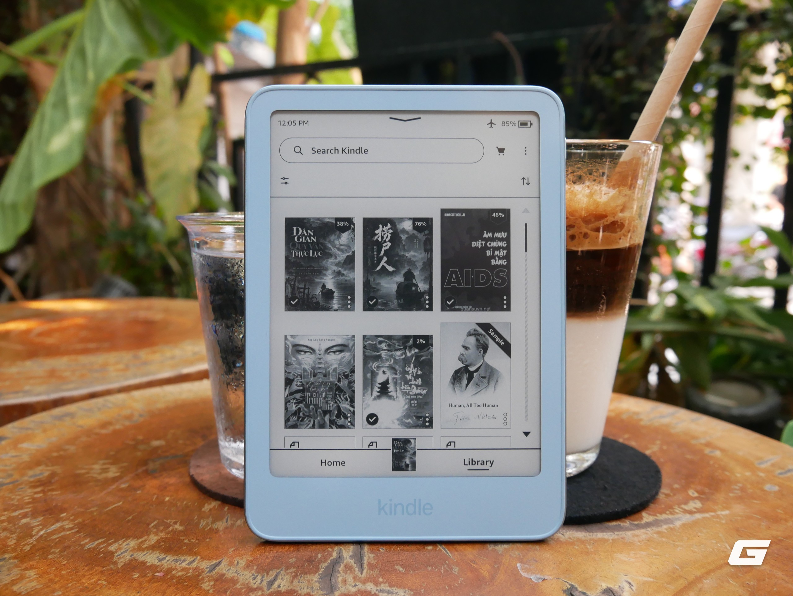 Đánh giá Kindle Aluminum: Giá gần 7 triệu đồng tại Việt Nam, có đáng mua hơn bản vỏ nhựa? - Ảnh 1.
