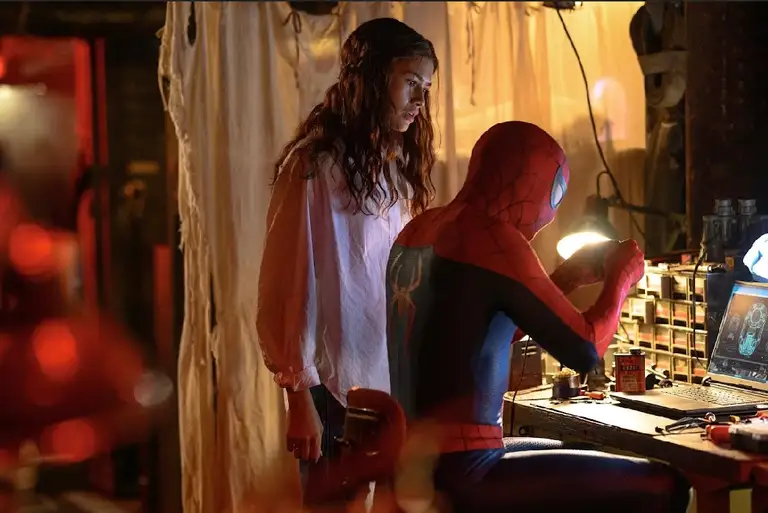 Spider-Man gây sốt ngay sau khi ra rạp - Ảnh: Sony Pictures
