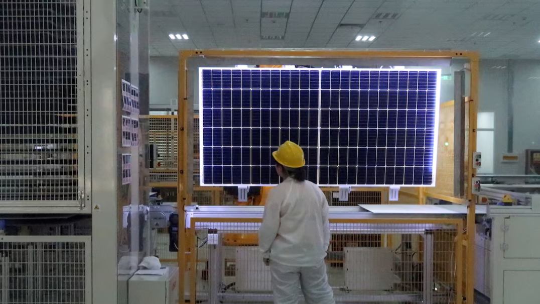 Các công ty điện mặt trời Trung Quốc sa thải hơn 40.000 nhân sự năm ngoái