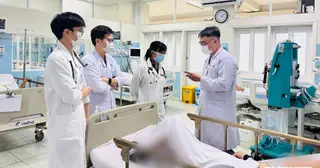 Một ngày của bác sĩ nội trú