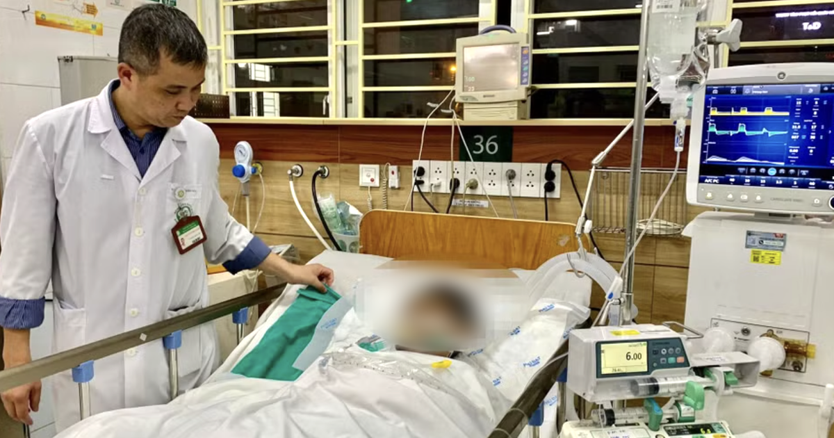 Vụ hơn 40 người nhập viện nghi ngộ độc khí clo: Có nạn nhân suy hô hấp nặng, tổn thương giác mạc