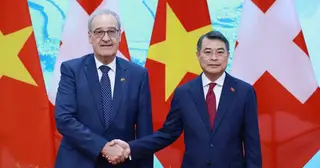 Thủ tướng đề nghị Thụy Sĩ chia sẻ kinh nghiệm phát triển Trung tâm tài chính quốc tế