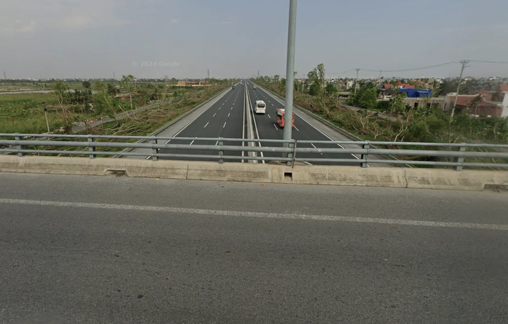 Mặt cầu vượt Kim Đới nơi xảy ra tai nạn. Ảnh: Google Maps, năm 2024