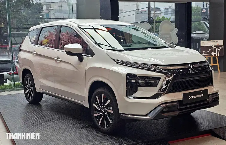 Mitsubishi Xpander vẫn dẫn đầu nhóm xe dùng động cơ đốt trong, nhưng khoảng cách doanh số với các mẫu ô tô điện VinFast ngày càng nới rộng