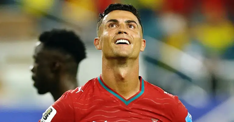 Ronaldo lần thứ hai bình luận vào bài đăng của Messi: ‘Gửi đến anh cái ôm thật chặt’