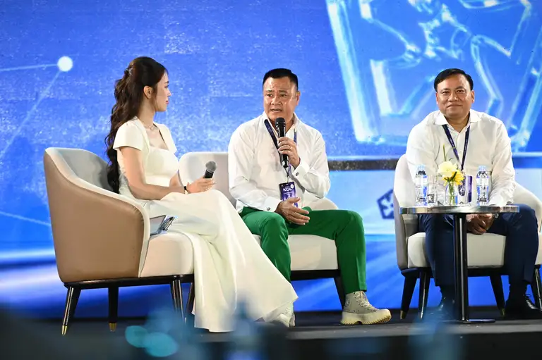 Đại tá, NSND Tự Long mang đến phiên tọa đàm góc nhìn của một nhà sáng tạo nội dung, một nghệ sĩ và một sĩ quan quân đội có sức ảnh hưởng rộng