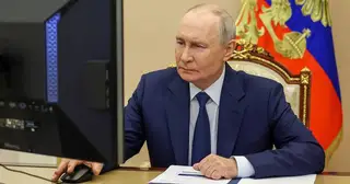 Ông Putin bỏ phiếu trực tuyến, tố Ukraine can thiệp bầu cử Quốc hội Nga